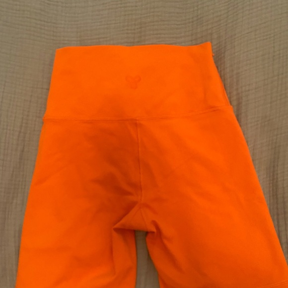 TNA shorts high waisted band orange - Picture 3 of 4